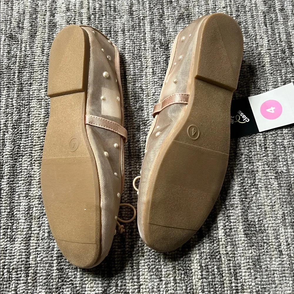 Art Class - Girl’s Fleur Mesh Pearl Ballet Flats Size 4 - Picture 7 of 8